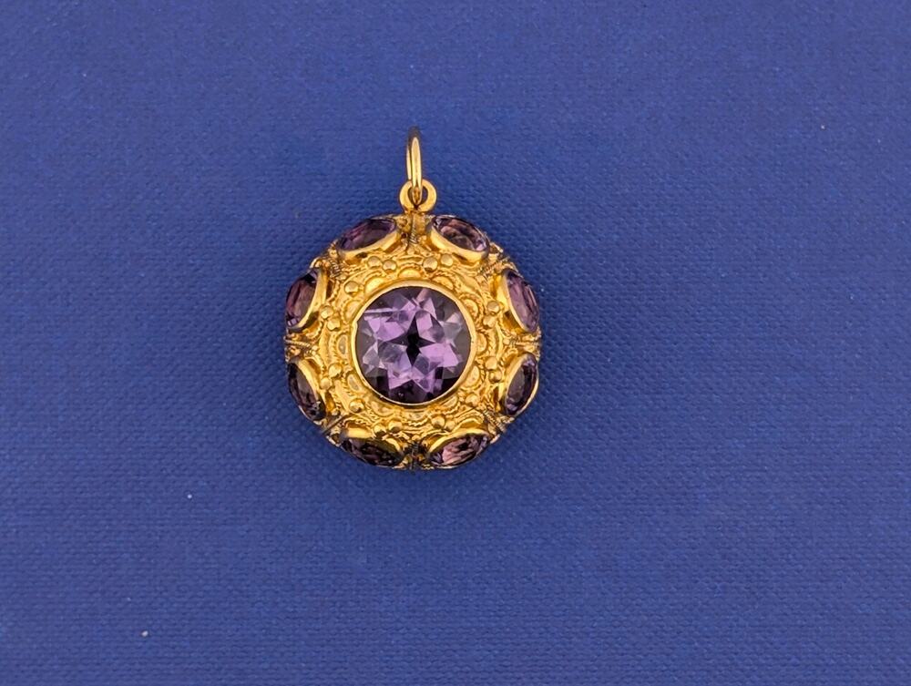 18kt Yellow Gold Amethyst Fob/Pendant/Charm - 18.2g
